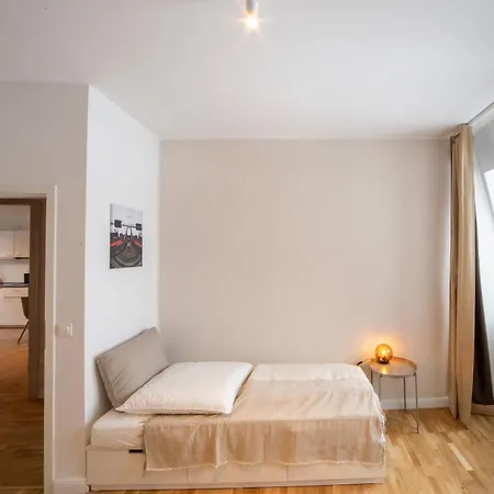 Apartament Sweethome - Super Zentral, Geraeumig Und Modern Halle (Saale)