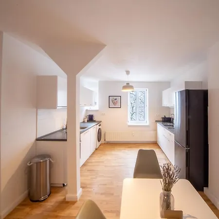 Διαμέρισμα Sweethome - Super Zentral, Geraeumig Und Modern